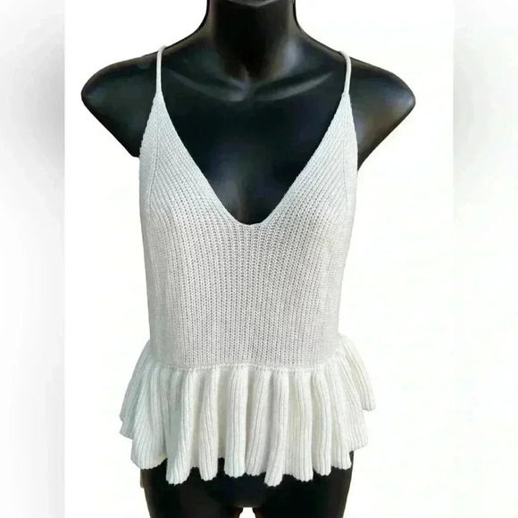 unbranded Tops - Unbranded women’s Sleeveless knit ruffle hem, tank tops v neck crop vest sweater